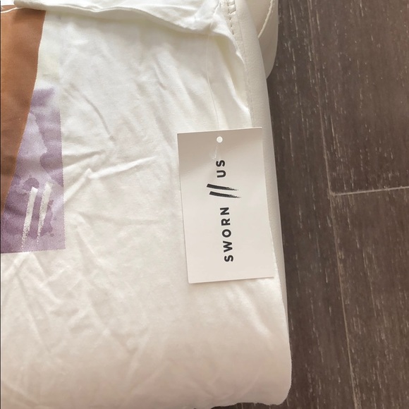 White large 100% deadstock never worn SwornIIus T - Picture 2 of 4